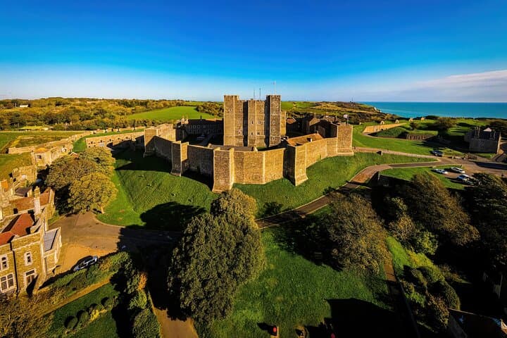 Excursión privada de un día desde Londres, el castillo de Leeds, Canterbury y Dover imagen 2