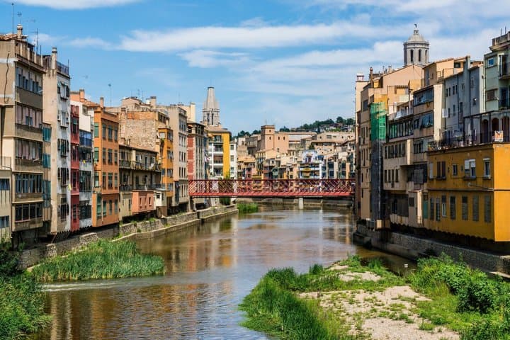 Tour privado de un día desde Barcelona a Girona