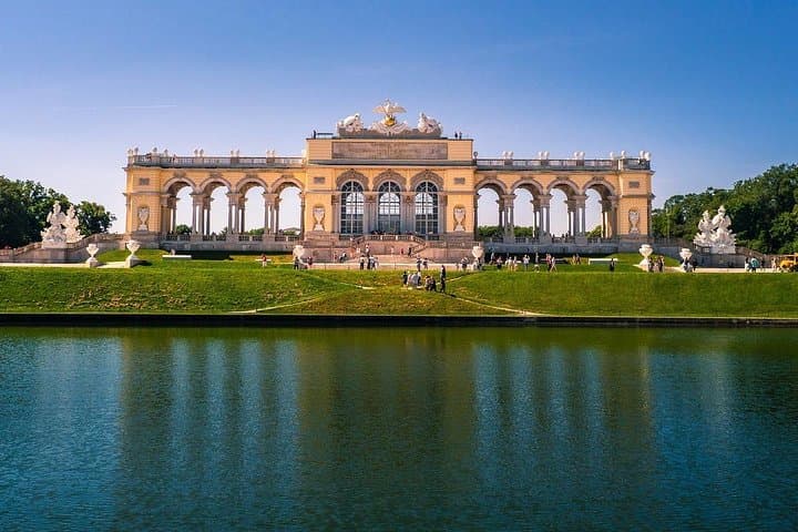 Private tour of Vienna's historical monuments image 2