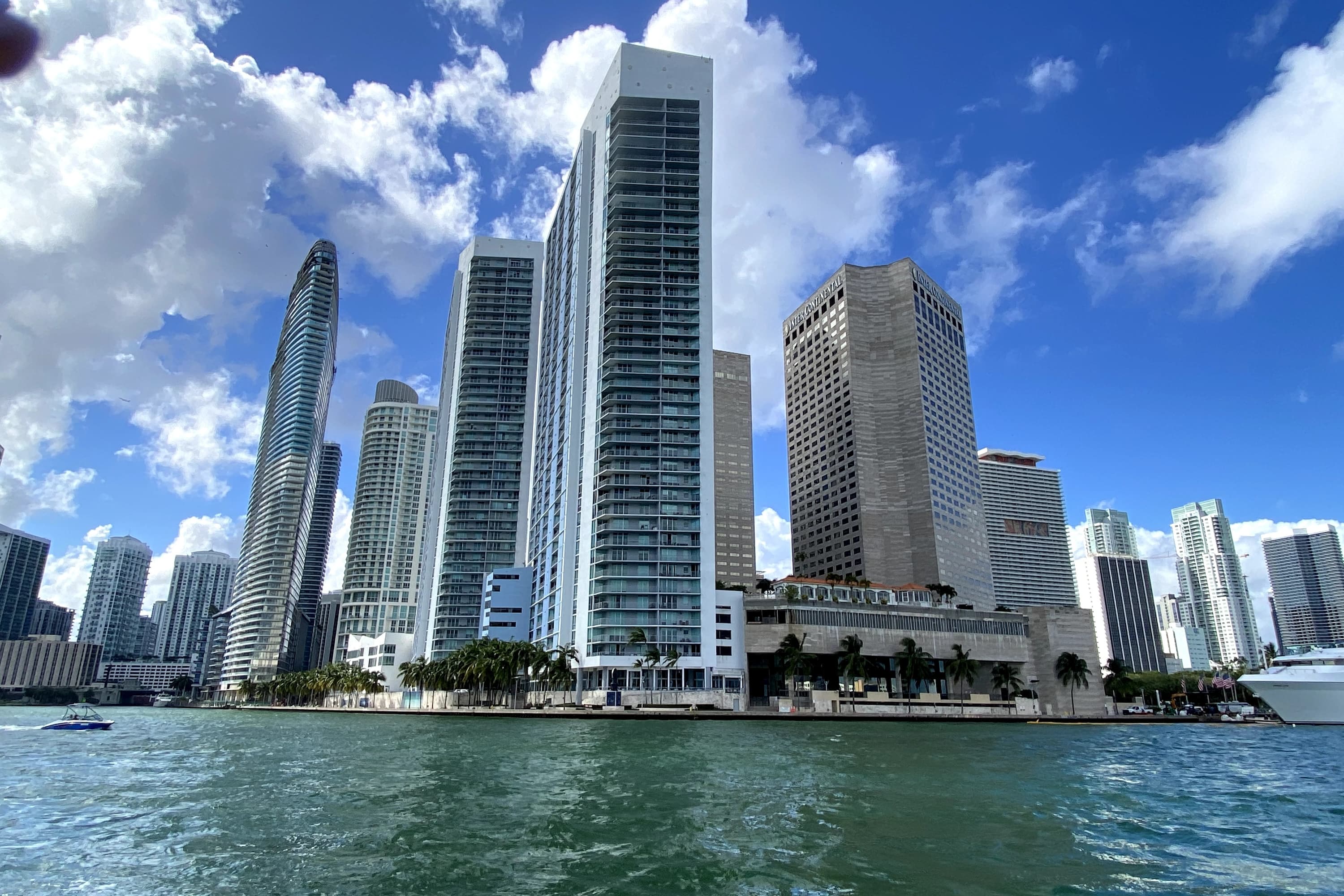 Crucero por las mansiones y el skyline desde South Beach imagen 3