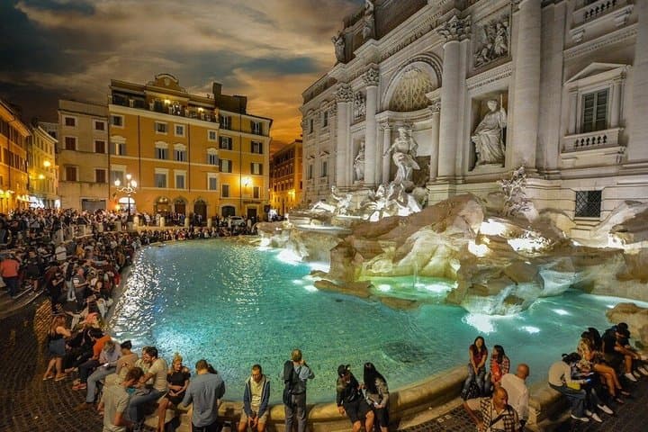 Découvrez la Ville éternelle lors d'une visite nocturne privée de Rome image 2