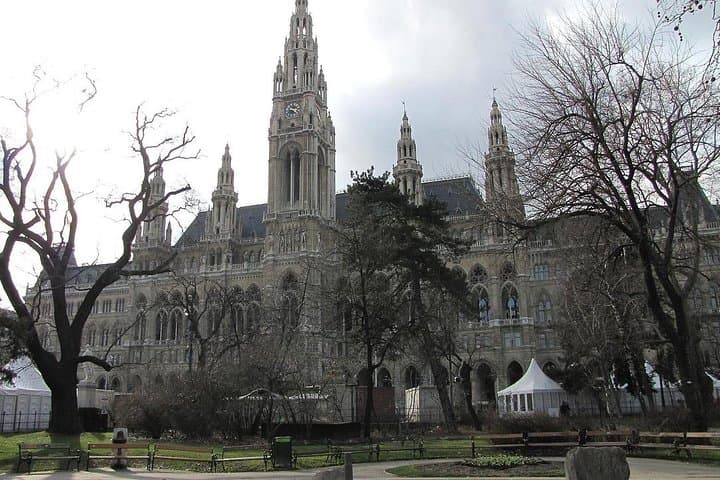 Private tour of Vienna's historical monuments image 4