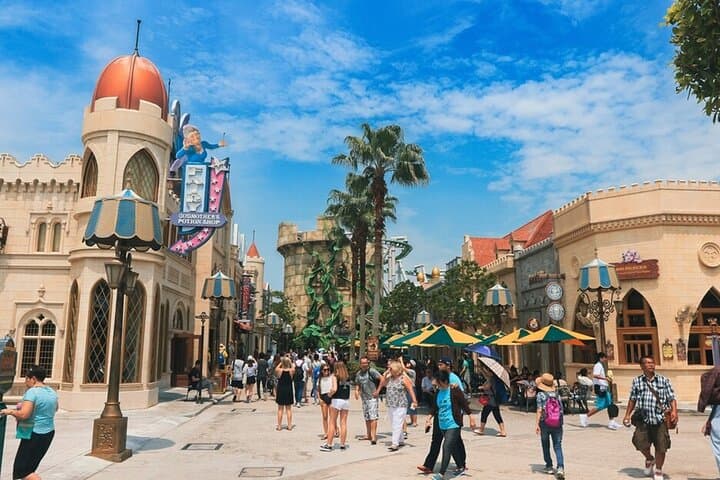 Private shuttle service to and from Universal Studios from Airbnb Playa Turquesa Ocean Club photo 3
