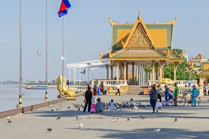 Visita privada a la ciudad de Phnom Penh, Palacio Real, Wat Phnom y Riverside imagen 3