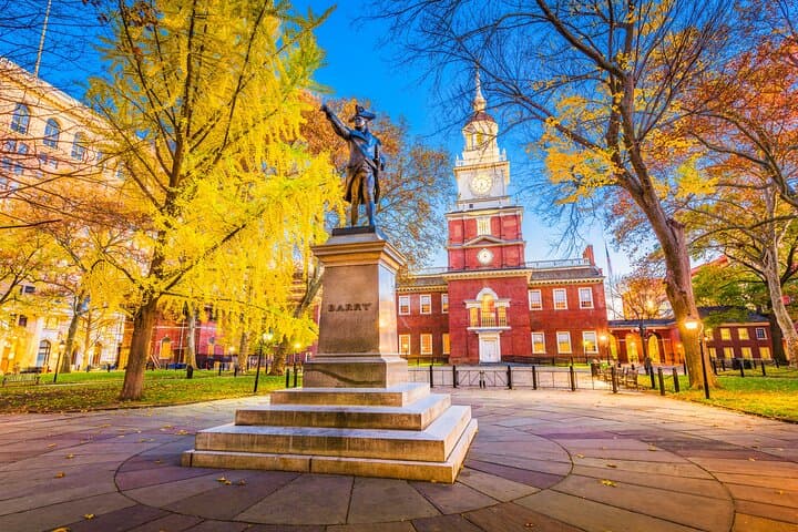 Explore Philadelphia landmarks from New York image 6