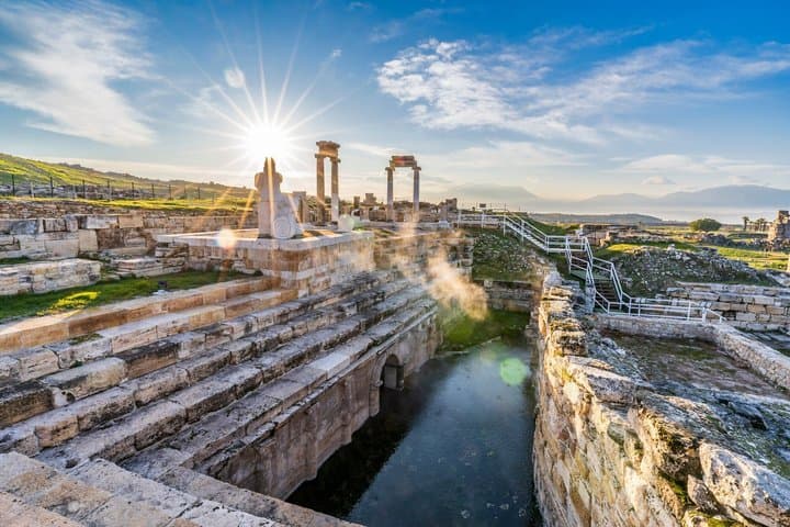 Passeio privado a Pamukkale desde los travertinos de Izmir y Hierápolis imagen 5