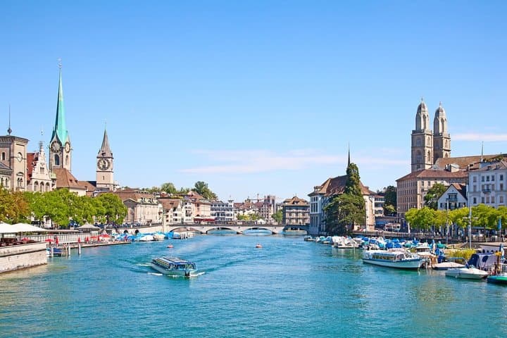 Visite privée de la vieille ville et du lac de Zurich image 3