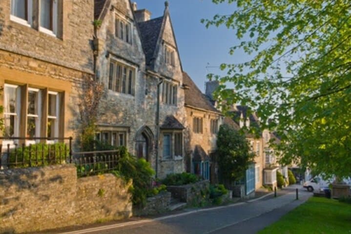 Day trip from London to Cotswolds villages image 6