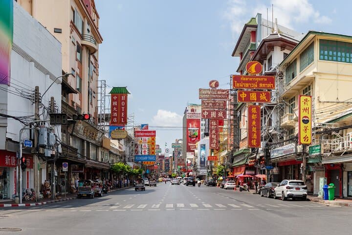 Visite privée du Grand Palais, des temples et du quartier chinois de Bangkok image 3
