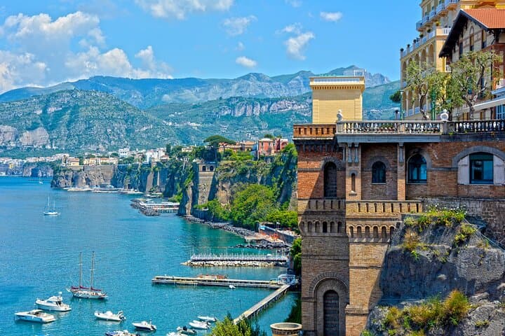 Excursión privada de un día a la costa de Amalfi Sorrento, Positano, Amalfi imagen 3