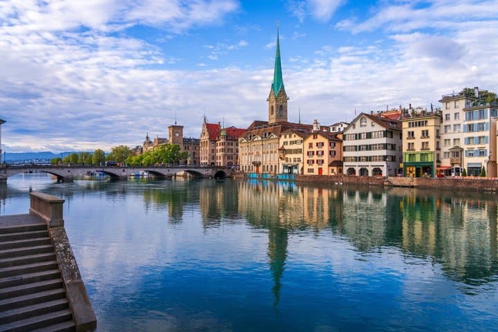 Visite privée de la vieille ville et du lac de Zurich image 2