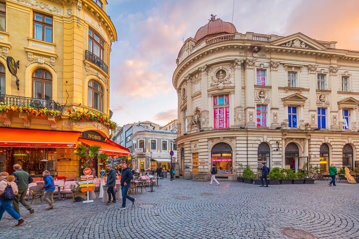 Explorez l'histoire et la culture de Bucarest lors d'une visite privée image 6