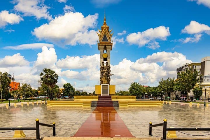 Explore the Tuol Sleng Genocide Museum with a private car tour image 3