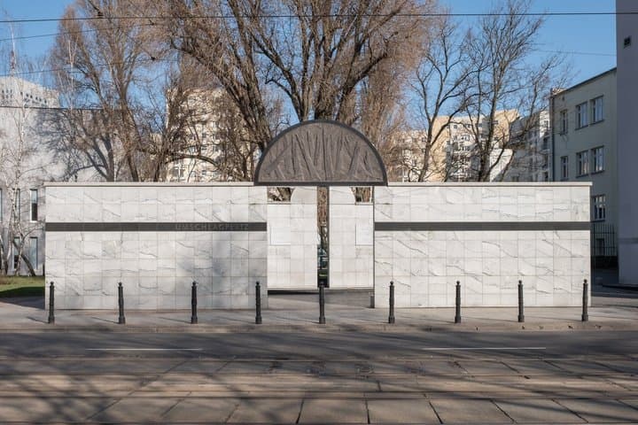 Tour privado de la herencia judía de Varsovia POLIN y monumentos conmemorativos imagen 2
