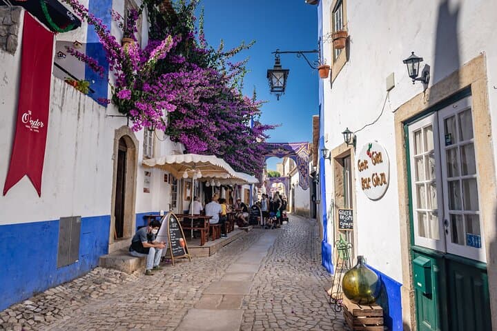Excursión privada de un día a Fátima, Nazaré y Óbidos medievales desde Lisboa imagen 5