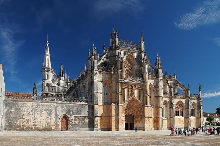 Private tour from Lisbon to Fátima, Batalha and Alcobaça image 2