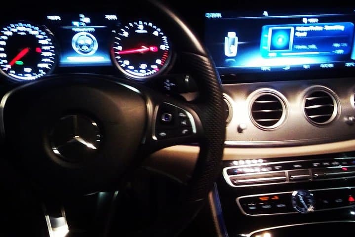 Private transfer from Porto airport to Porto and Gaia hotels image 4