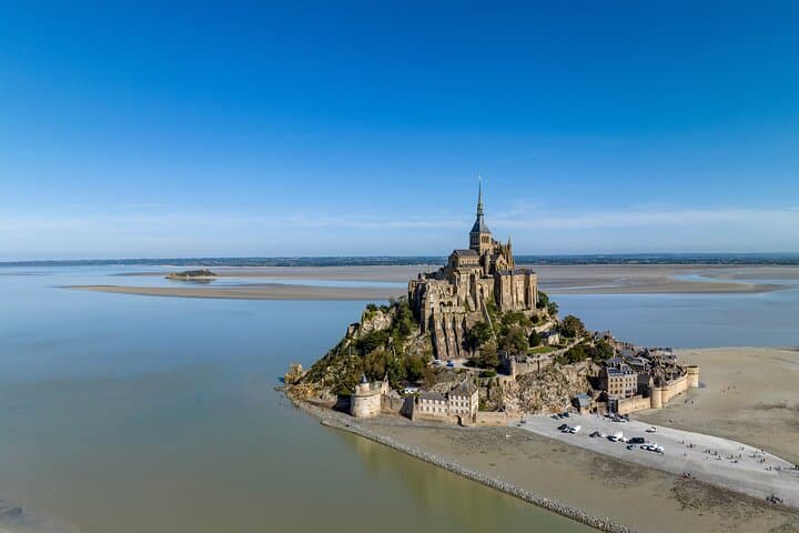 Excursión privada del día al Mont Saint-Michel desde París imagen 2