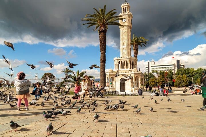 Tour privado por la ciudad de Izmir en Konak Kordon y lugares destacados locales desde Airbnb Playa Turquesa Ocean Club foto 2