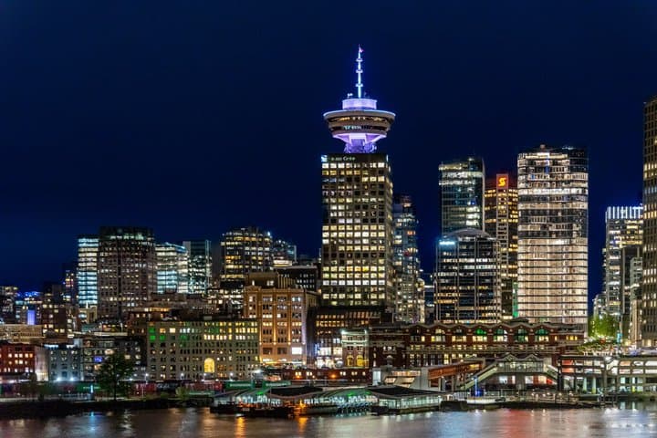 Private Vancouver Skyline and Boardwalk Lights Night Tour