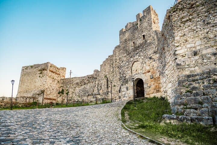 Explore Berat en una excursión turística privada de un día desde Tirana imagen 6