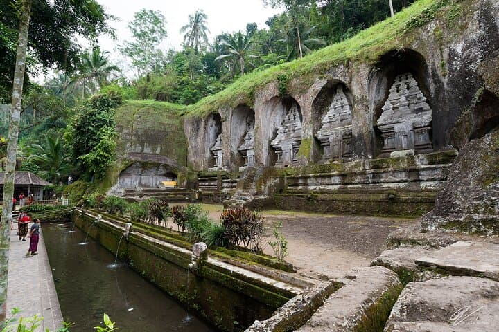 Visite culturelle privée des temples sacrés et de l'artisanat de Bali image 2