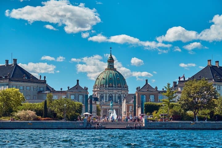 Tour privado por la ciudad de Copenhague Nyhavn y palacios y lugares emblemáticos imagen 2