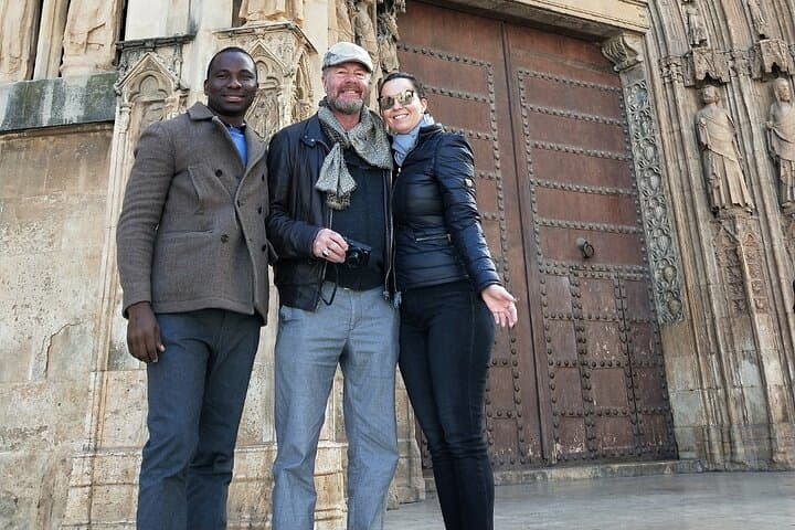 Private Airport Layover Tour of Barcelona Highlights image 1