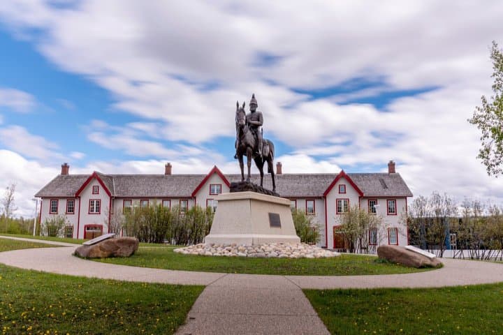 Tour privado por el patrimonio del centro de la ciudad de Calgary y vistas al río desde Airbnb Playa Turquesa Ocean Club foto 2
