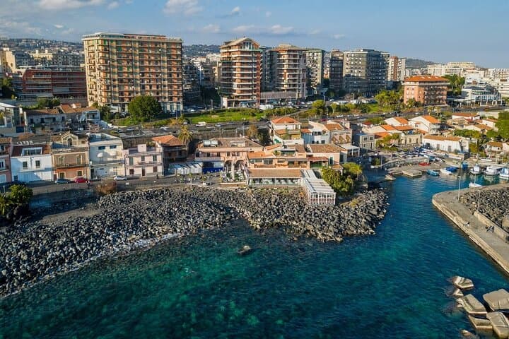 Tour nocturno privado de Catania a pueblos volcánicos y castillos imagen 4
