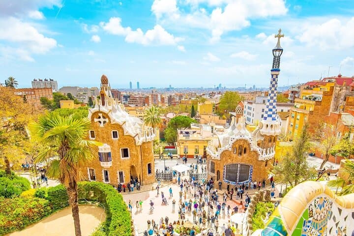 Private airport pickup and panoramic tour of Barcelona image 5