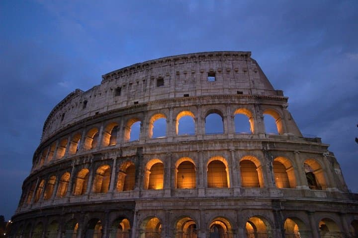 Découvrez la Ville éternelle lors d'une visite nocturne privée de Rome