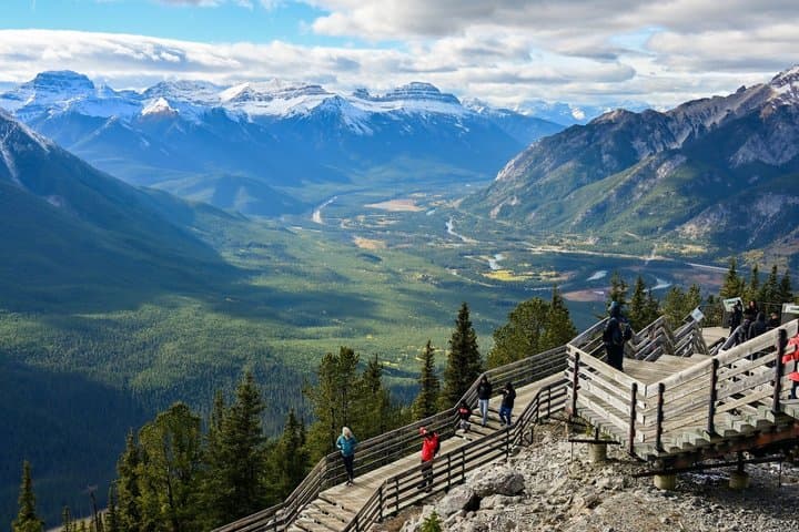 Private Tour to Banff National Park Lakes, Mountains and Panoramic Views image 5