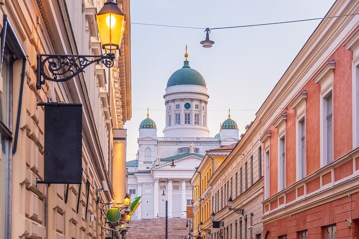 Private Helsinki Airport Transfer with 1-Hour City Highlights image 2
