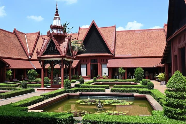Visita privada a la ciudad de Phnom Penh, Palacio Real, Wat Phnom y Riverside imagen 6