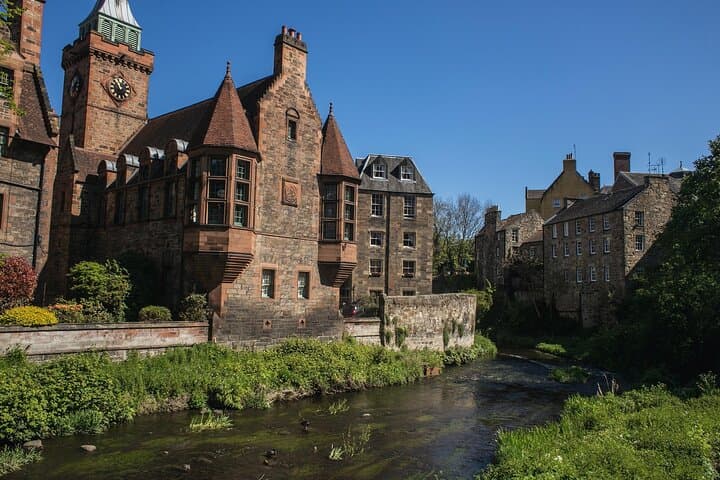 Edinburgh Historical and Panoramic Express Private Tour image 3