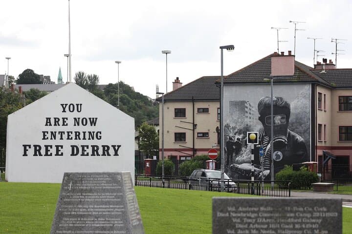 Private Tour from Belfast to Derry: History and Murals image 4
