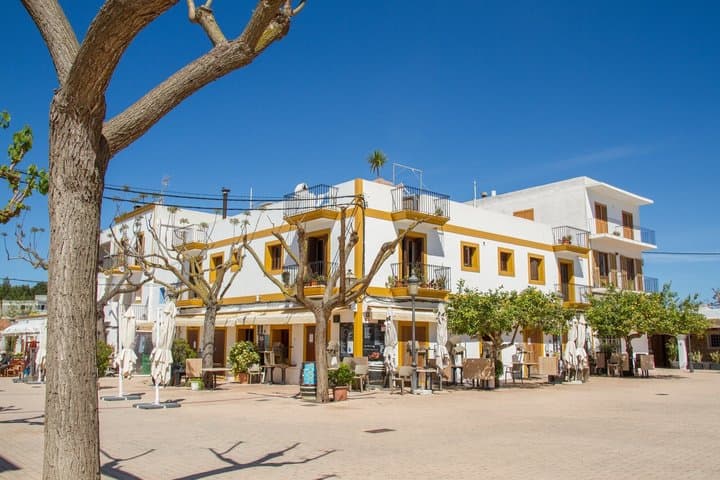 Visite privée d'Ibiza cachée à travers les villes, la culture et les lieux pittoresques image 3