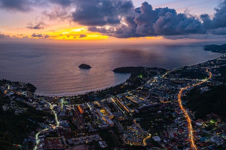 Experiencia de recorrido en coche por la antigua ciudad de Phuket desde Airbnb Playa Turquesa Ocean Club foto 2