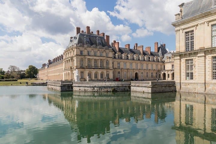 Private Half-Day Tour from Paris to Fontainebleau image 3