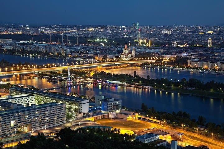 Tour privado de luces nocturnas y monumentos de Viena imagen 6