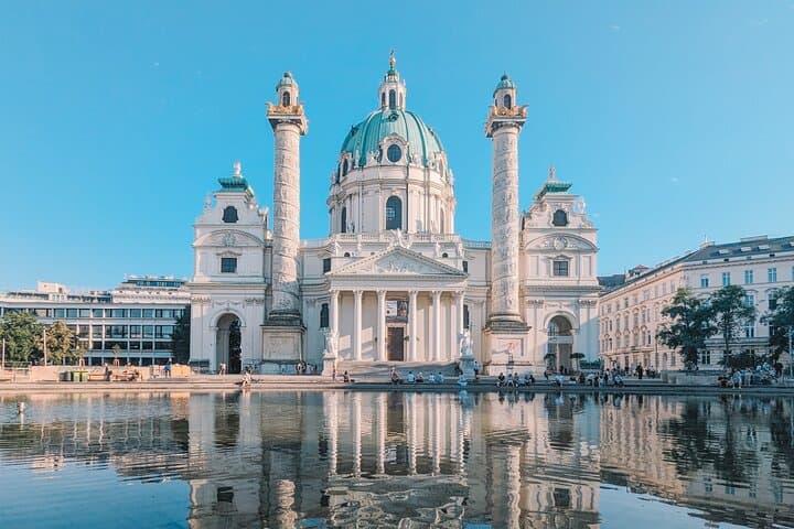 De Praga a Viena Tour privado de día completo de ciudad a ciudad