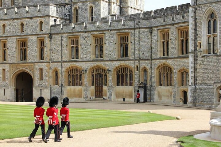 Viaje privado de Londres al castillo de Windsor, Stonehenge y la ciudad de Bath imagen 4