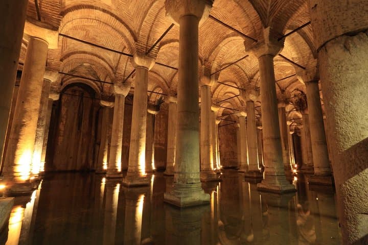 Visite privée d'Istanbul : journée complète de monuments et de joyaux locaux image 3