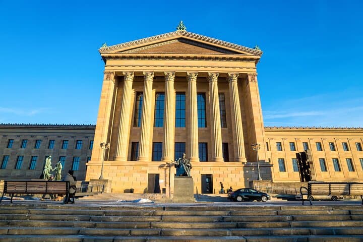Explore Philadelphia landmarks from New York image 3