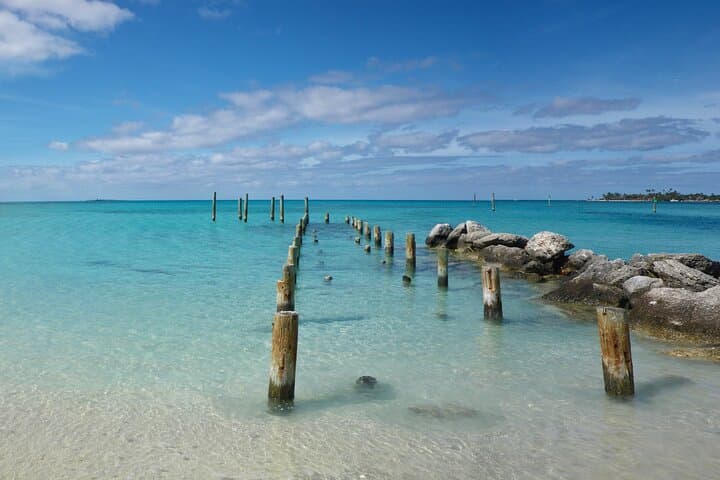 Felicidad privada en la playa de Nassau: arenas suaves y vibraciones del océano imagen 6