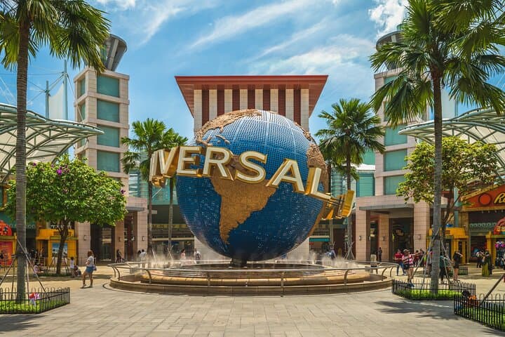 Private shuttle service to and from Universal Studios from Airbnb Playa Turquesa Ocean Club