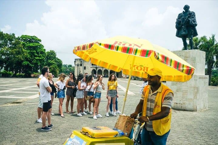 Excursion d'une journée à Saint-Domingue au départ de Punta Cana : zone coloniale et Tres Ojos image 6