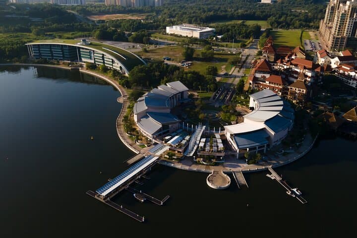 Tour privado desde Kuala Lumpur: lagos Putrajaya y Mezquita Rosa imagen 4