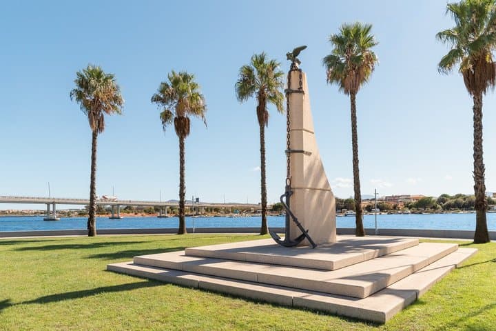 Visite de la ville d'Olbia avec vue sur le centre historique et la côte image 2